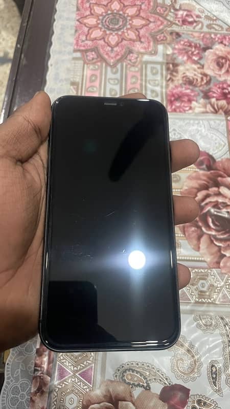 iphone 11  (128) gb 3