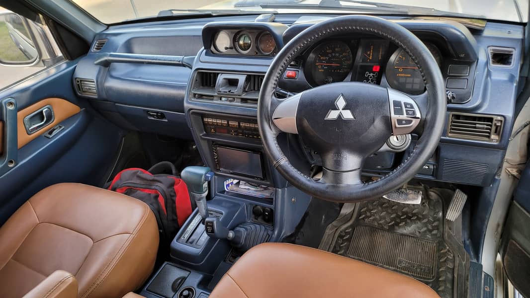 Mitsubishi Pajero 1992 Petrol Automatic 5