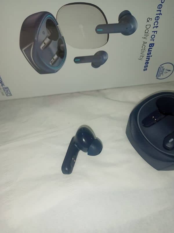 Wireless earbuds high quality Box packed with warranty 3