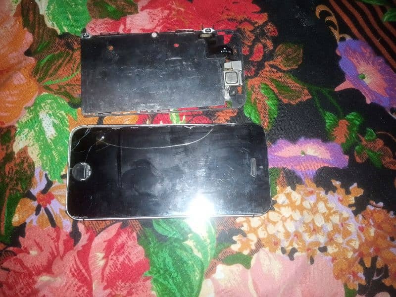 iPhone 4s & 5S dead board & parts available. 1