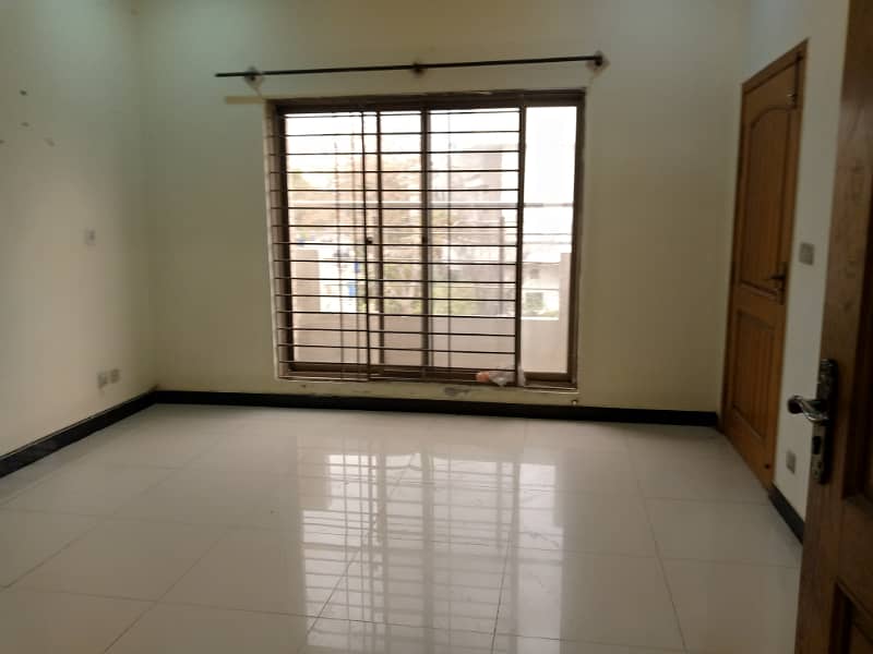 10 Upper portion for rent in phase 4 bahira town Rawalpindi 4