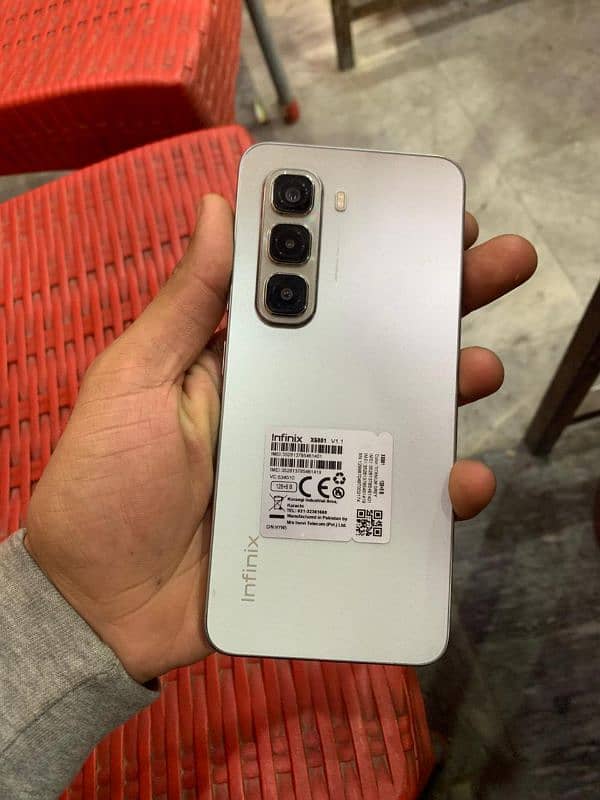 6+6 128gb Infinix hot 50 pro 3