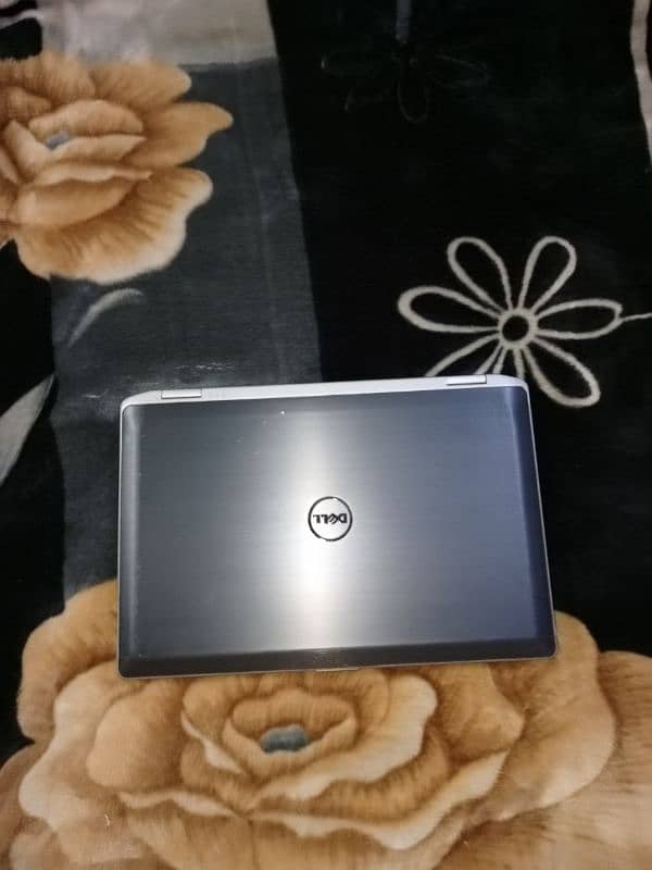 CORE i7 3rd gen Dell laptop 8gb ram 120gb SSD 500gb hhd 1gb Nvidia cad 1