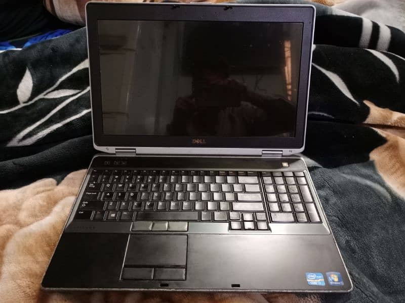 CORE i7 3rd gen Dell laptop 8gb ram 120gb SSD 500gb hhd 1gb Nvidia cad 13