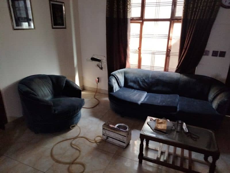 3 seater sofa urgent sale 2