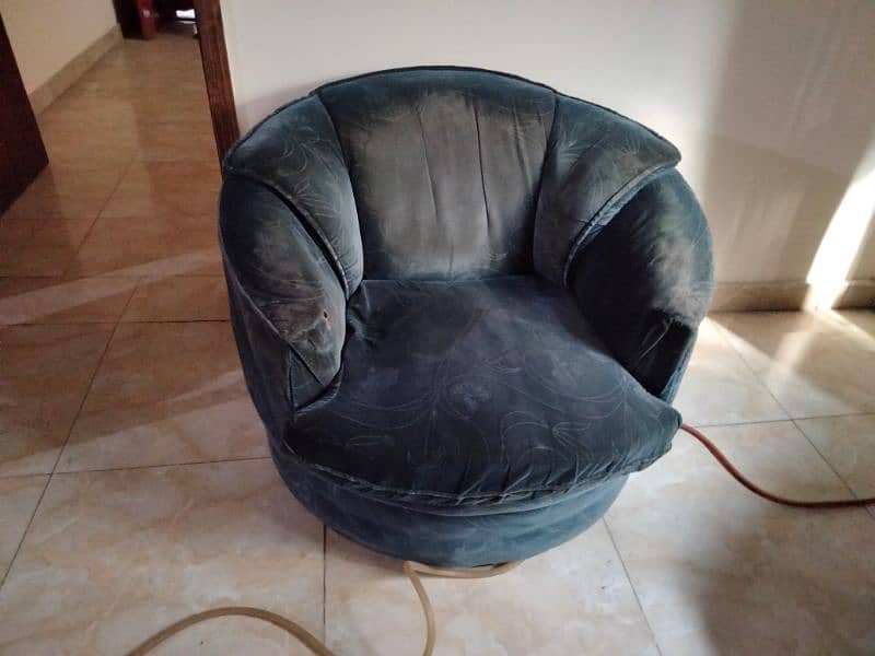 3 seater sofa urgent sale 4