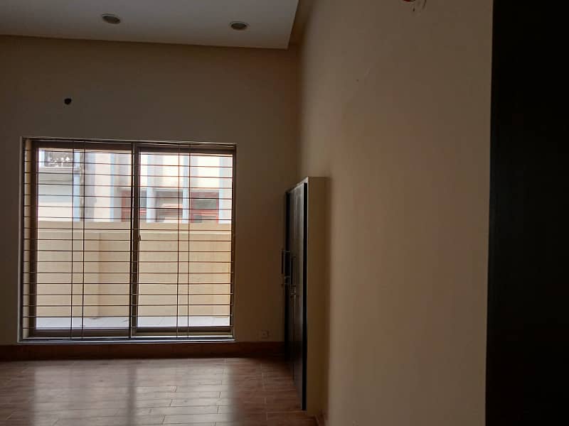 GULBERG,1 KANAL COMMERCIAL USE HOUSE FOR RENT GARDEN TOWN MOLDEL TOWN SHADMAN LAHOR 34