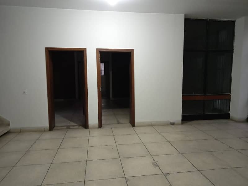 3 KANAL OFFICE USE HOUSE FOR RENT MAIN BOULEVARD JAIL ROAD GULBERG LAHORE 1