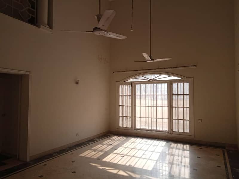 3 KANAL OFFICE USE HOUSE FOR RENT MAIN BOULEVARD JAIL ROAD GULBERG LAHORE 10