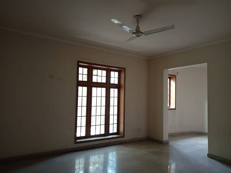 3 KANAL OFFICE USE HOUSE FOR RENT MAIN BOULEVARD JAIL ROAD GULBERG LAHORE 18