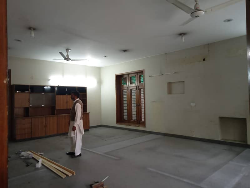 3 KANAL OFFICE USE HOUSE FOR RENT MAIN BOULEVARD JAIL ROAD GULBERG LAHORE 19