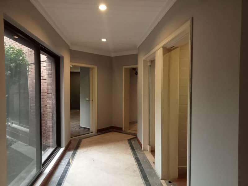 1 KANAL COMMERCIAL USE HOUSE FOR RENT NEAR MAIN BOULEVARD GULBERG LAHORE 5