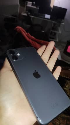 Iphone 11 black 64gb 2 months Esim time