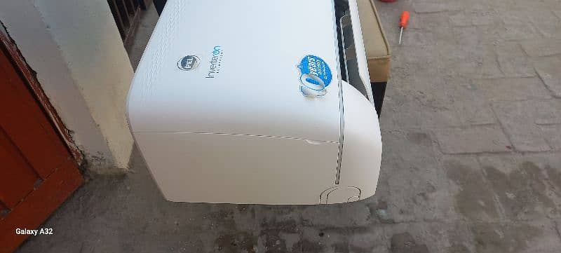 GREE PEL INVERTER AC 2TON  AND 1.5 TON  NON INVERTER AVILABLE 15