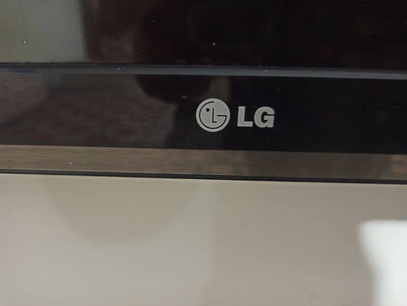 LG 43" LED TV A+ Condition with original Remote 1