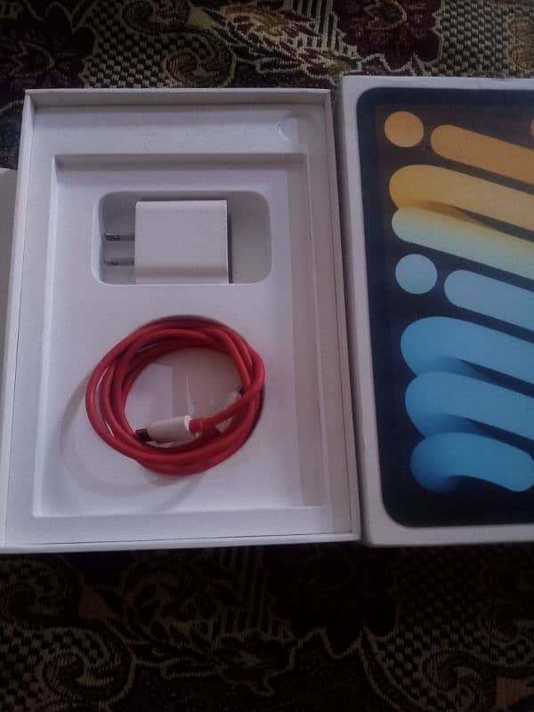 ipad mini 6 all ok condition 10-9 with box original charger and cable 8