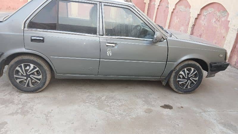 Nissan Sunny 1982 3