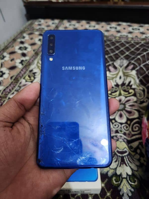 Samsung A7 4gb+ 128gb with box 3