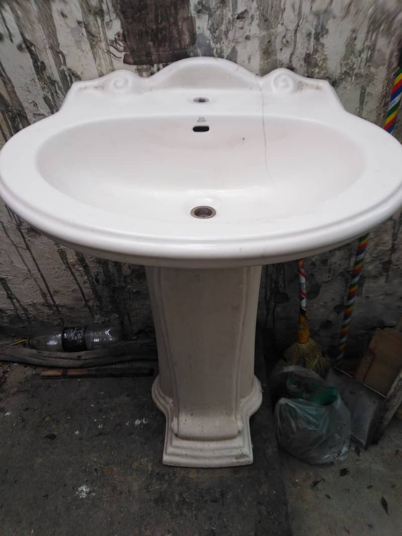 Used 2 pairs Commode basin set for sale 2