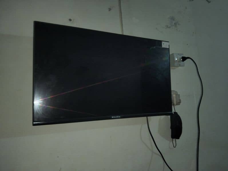 led 32 inch smart led WiFi sported condition new hai 0