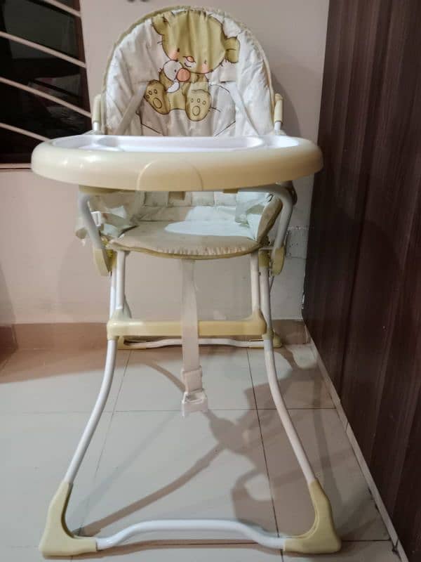 High baby chair with table 3