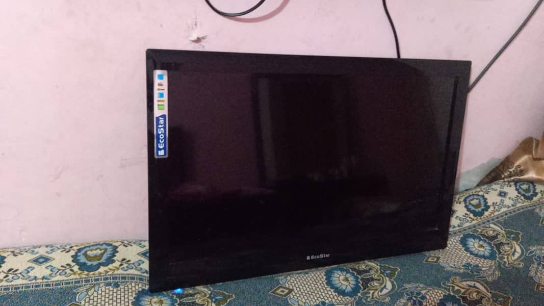 32 Inch LCD in good condition 2