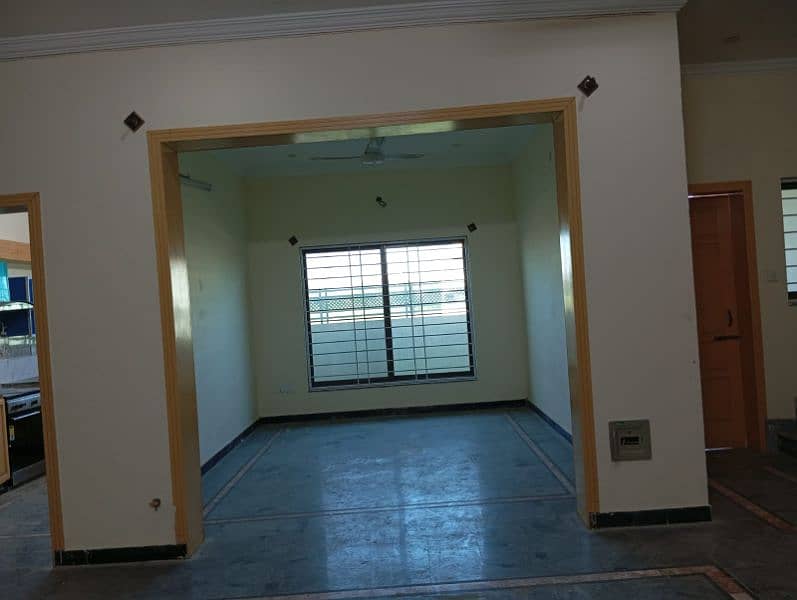 Upper portion available for rent 5