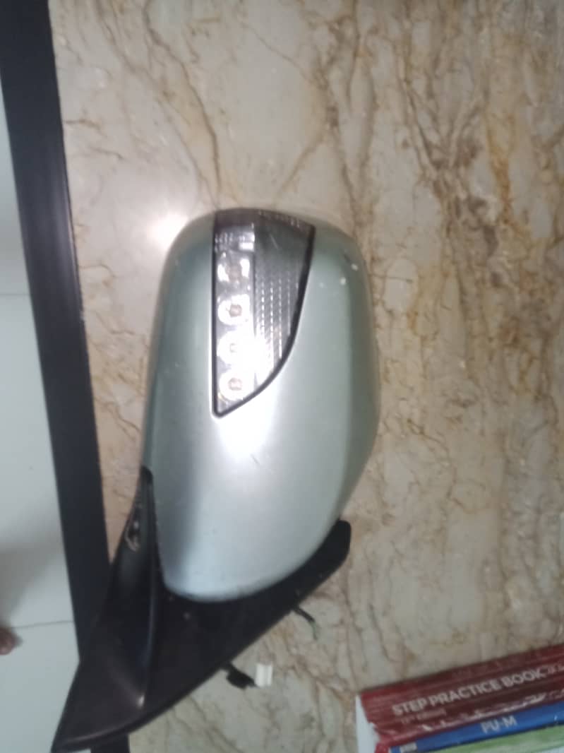 Land cruiser side mirror 3