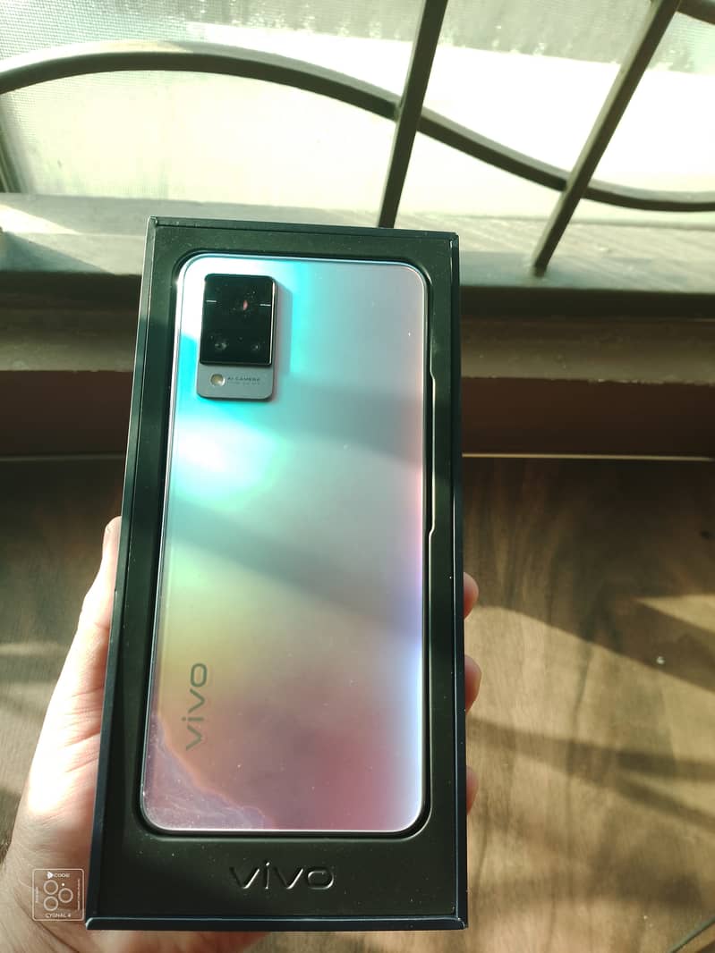 Vivo V21 4