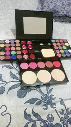 make up kit