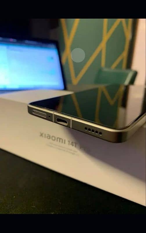 Xiaomi 14t pro 12/512gb 10/10 condition 5