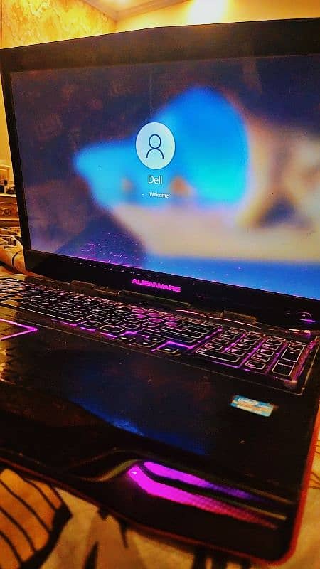 Alienware m18xr2 9