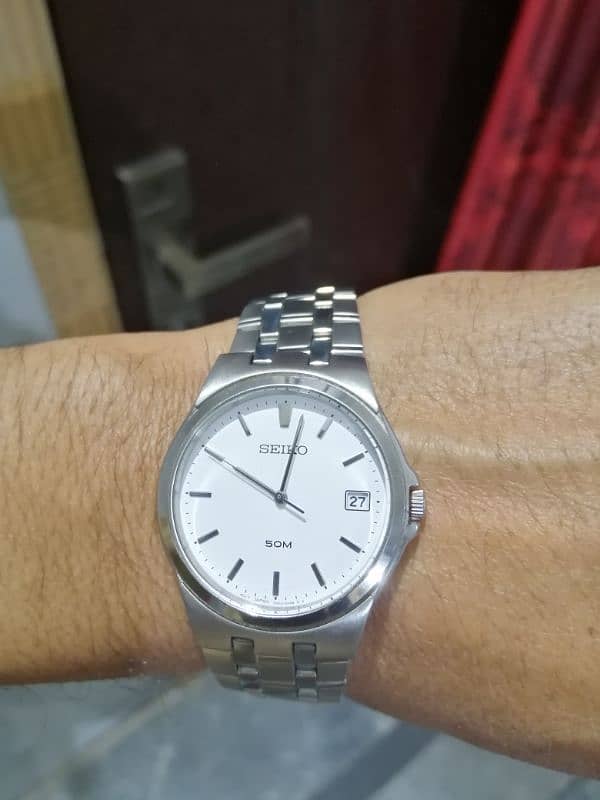 Seiko stainless watch/ 03059003646 contact this no 4