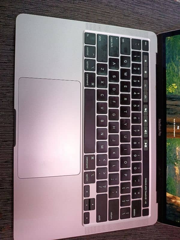 MacBook pro 2020 13 inch 3