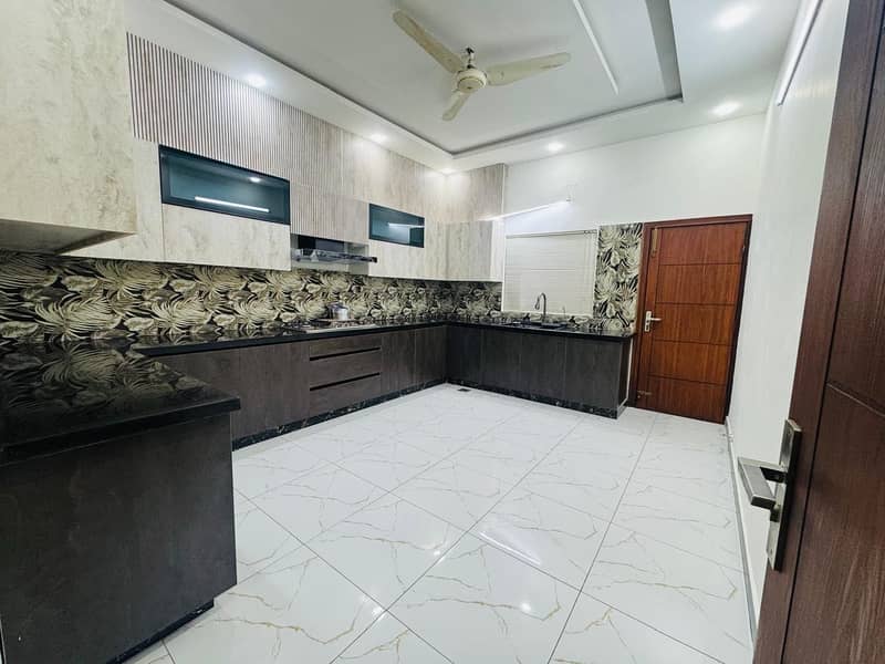 1 Kanal Single Story New House For Sale Hot Location 4