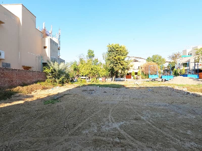 Ideal Facing Park Residential Plot In Lahore Available For Rs. 48000000 28