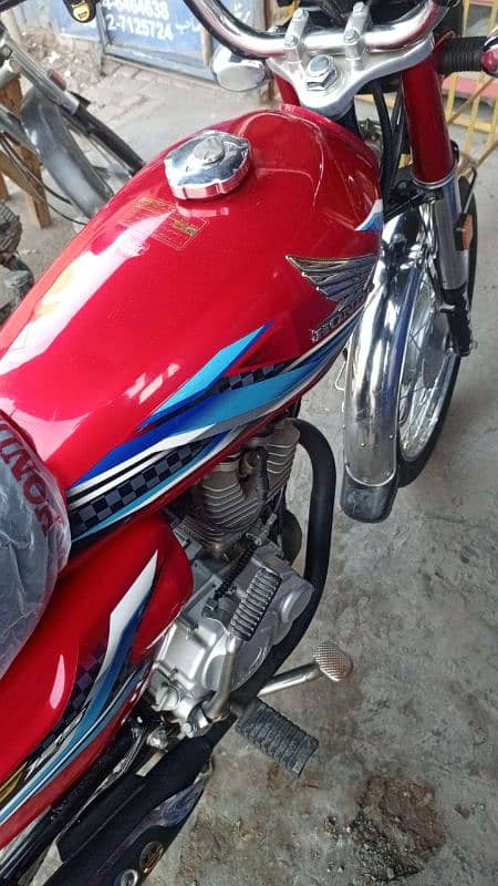 Honda 125 brand new showroom condition open latter 03446464638 1