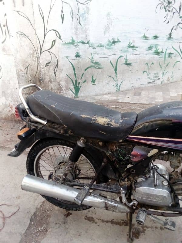 Honda CD 100 only book & engine ok hai 5