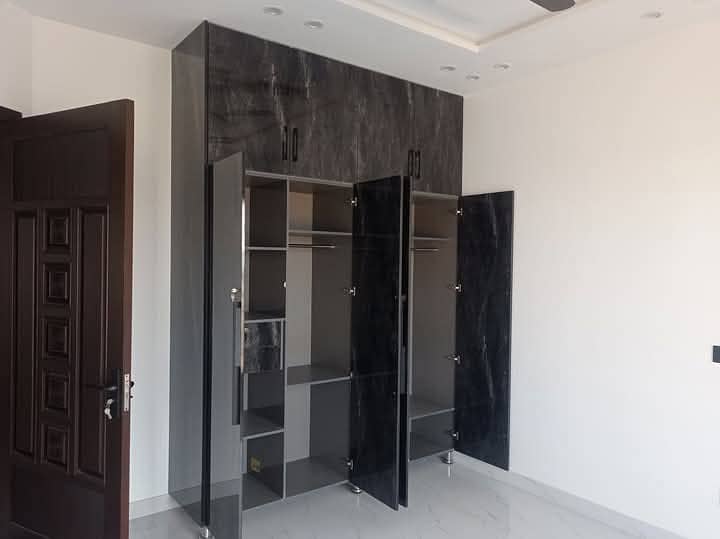 10 Marla lower portion available for rent in Velencia housing society Lahore 7