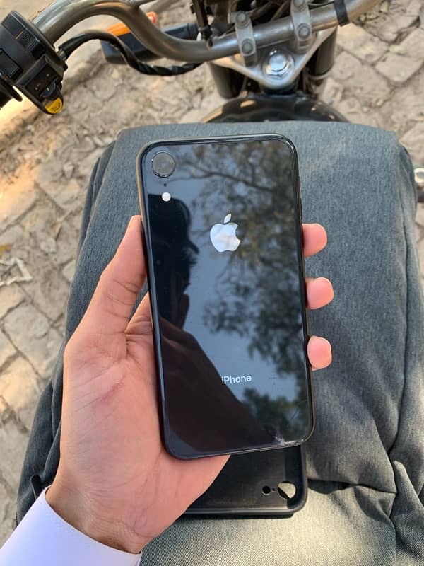 iPhone XR  non pta dual physical sim 128gb 9