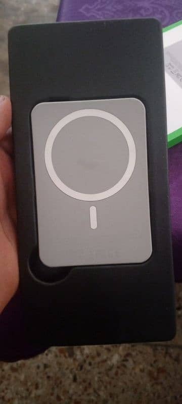 wireless magnetic power bank 1