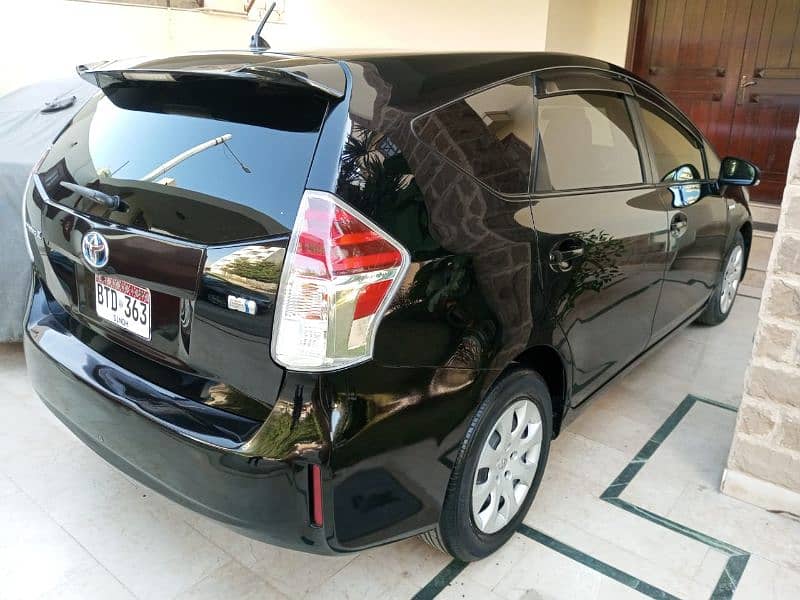 Toyota Prius Alpha Hybrid 2017 Import 2022 Outclass 100% Original DHA 8