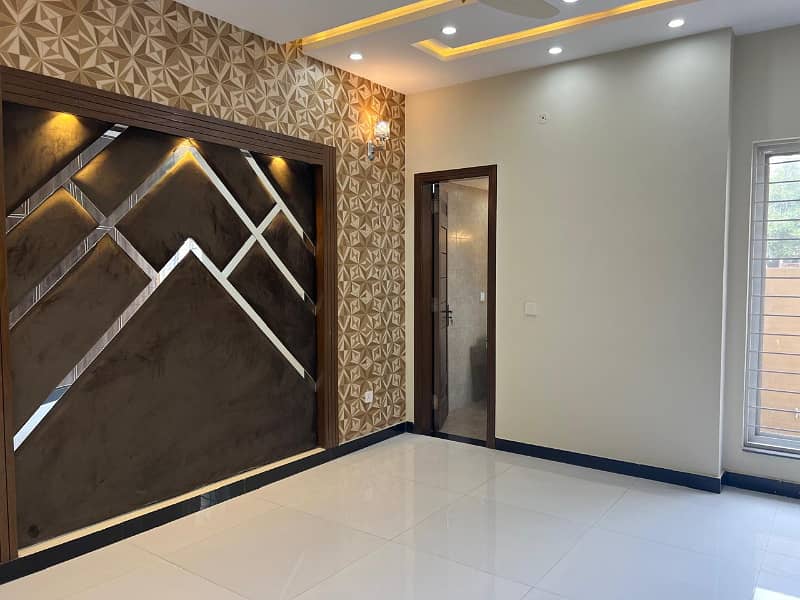 10 Marla Brand New Luxury House For Rent In Chembelli Block Bahria Town Lahore 15