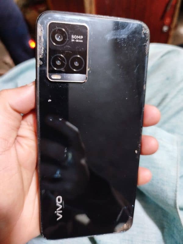 8/128 vivo y33s condition normal urgent sale 1