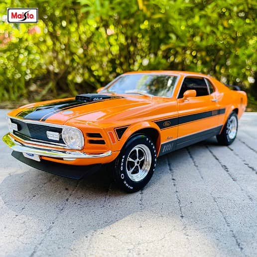 Maisto 1970 Ford Mustang Mach 1 -1/18 scale Diecast Model 0