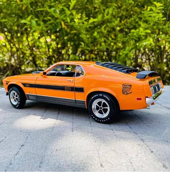 Maisto 1970 Ford Mustang Mach 1 -1/18 scale Diecast Model 2