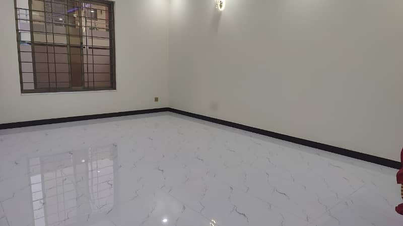 650 Square Feet Flat For sale In Rs. 5000000 Only 1