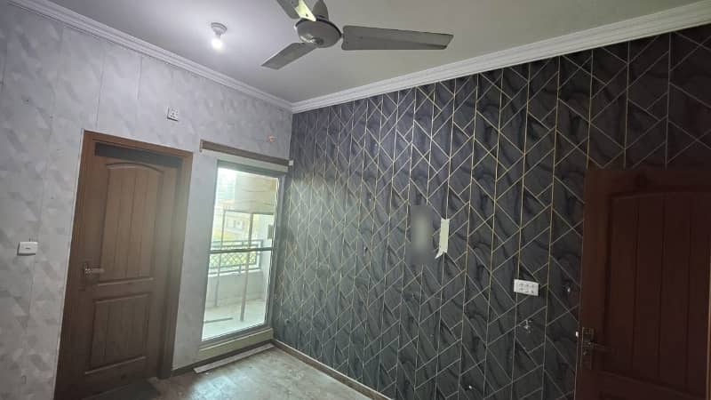 650 Square Feet Flat For sale In Rs. 5000000 Only 2