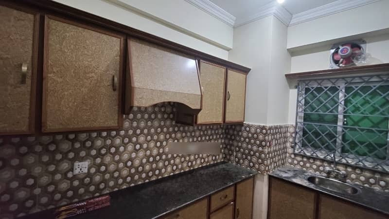 650 Square Feet Flat For sale In Rs. 5000000 Only 6