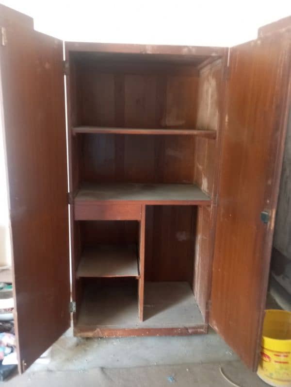 pure wooden almari in good condition 3